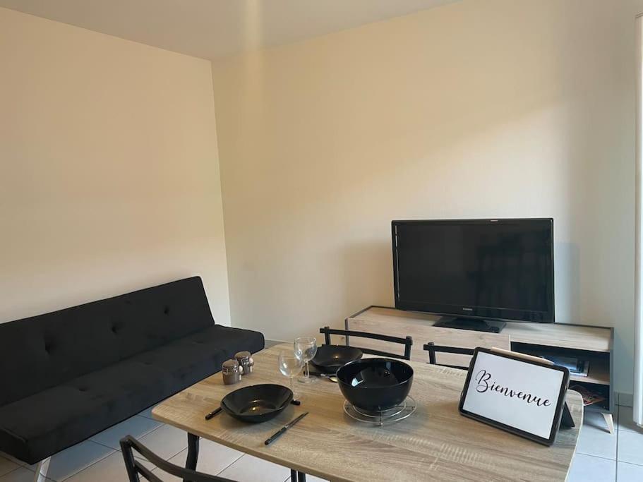 Appartement 2 Pieces เฟรฌูส ภายนอก รูปภาพ